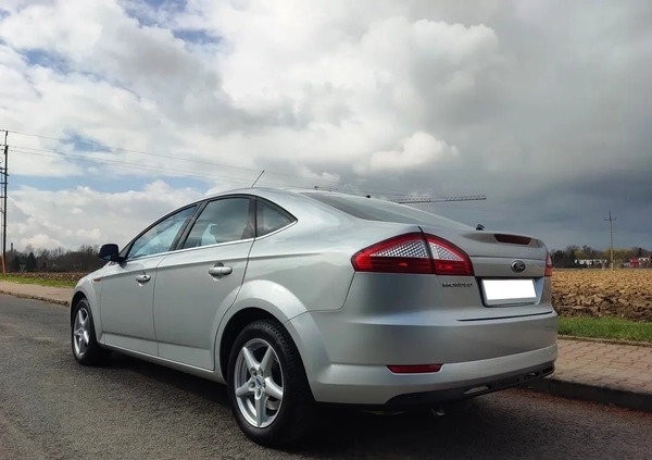 Ford Mondeo cena 27700 przebieg: 150000, rok produkcji 2009 z Ciechocinek małe 742